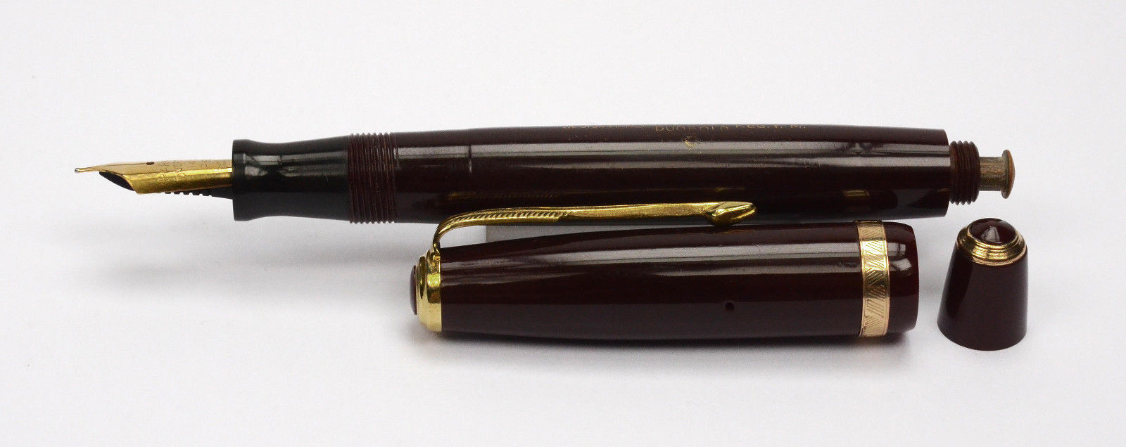 PARKER Duofold Dark Burgundy Vintage Fountain Pen Denmark 1950's EF Nib