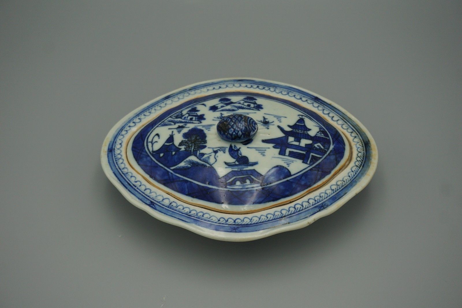 Antique chinese export porcelain blue and white bowl