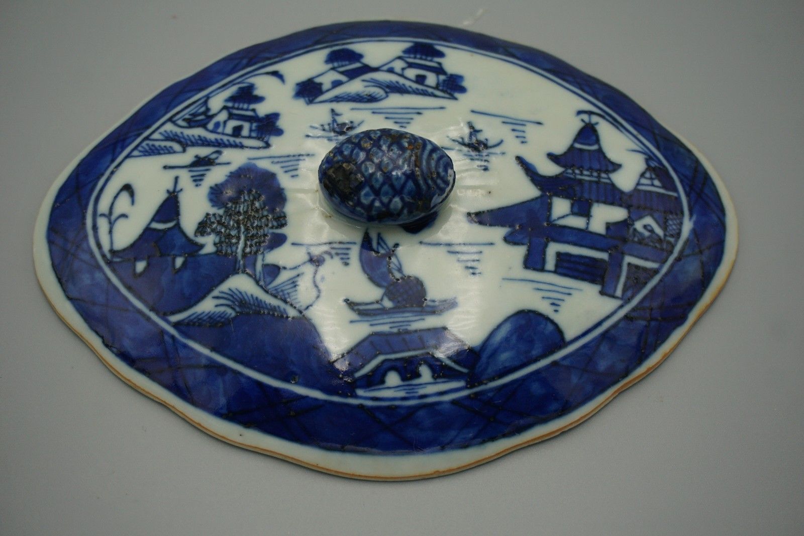 Antique chinese export porcelain blue and white bowl