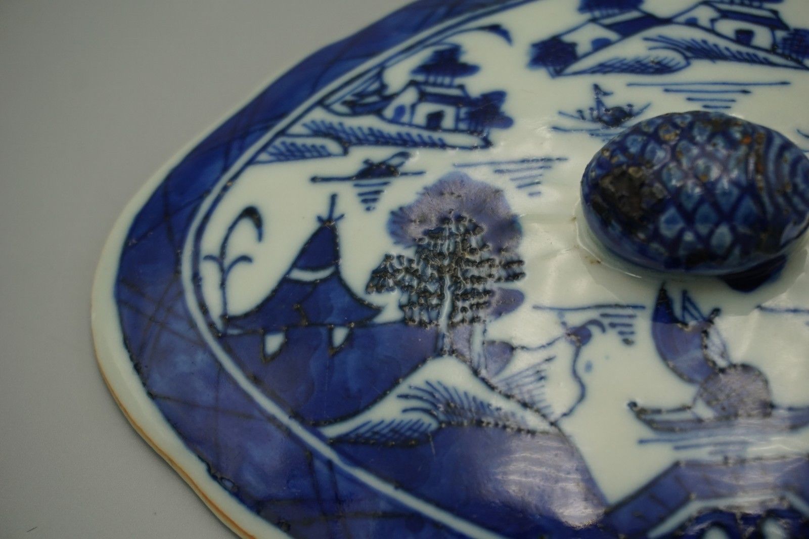 Antique chinese export porcelain blue and white bowl