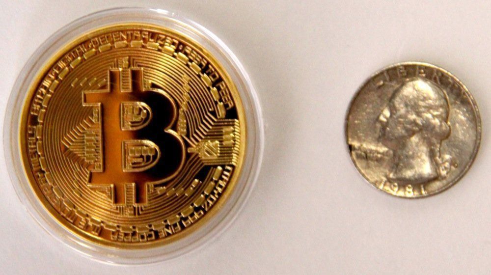 1Pcs Rare Bitcoin Collectible gift In Stock Golden Iron Commemorative Coin Gifts