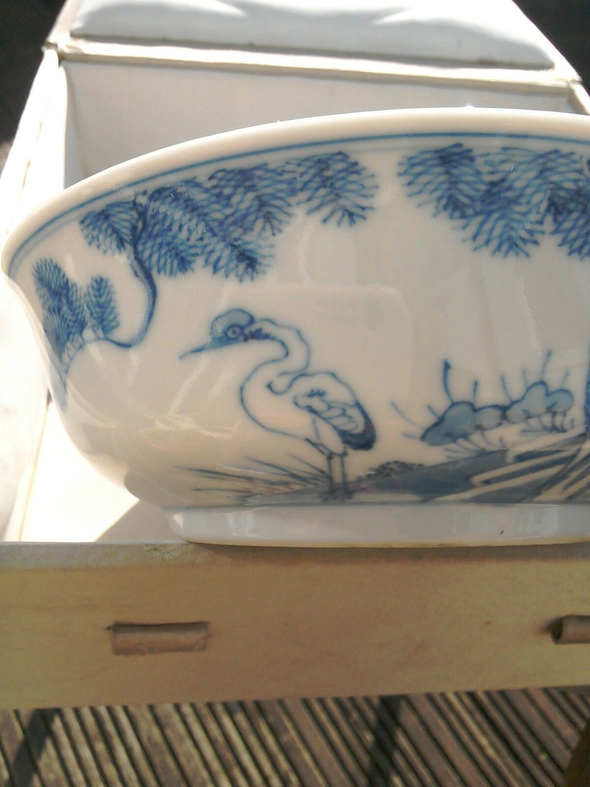 ANTIQUE 19TH CENTURY CHINESE BLUE AND WHITE BOWL