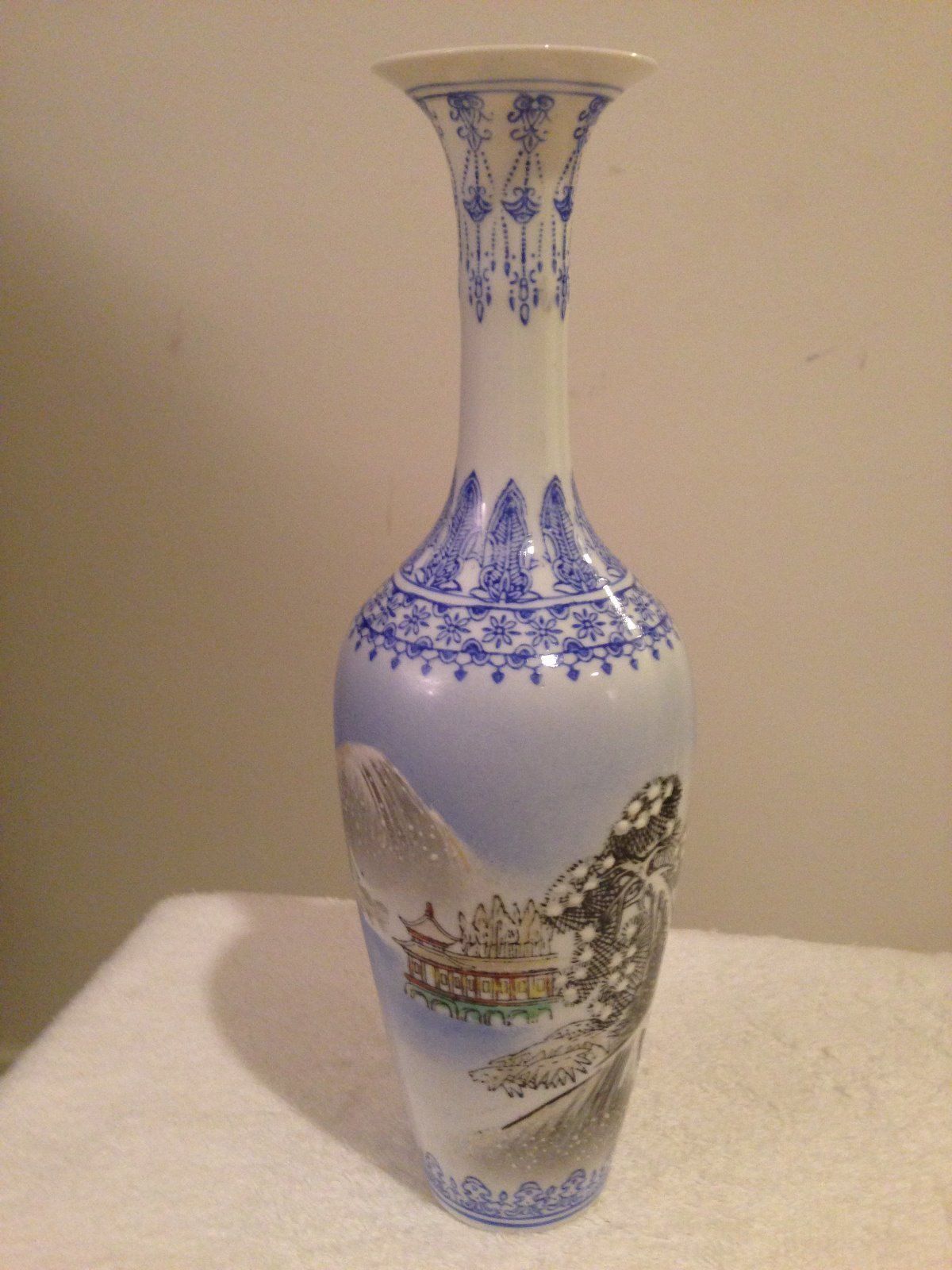 ANTIQUE 10" CHINESE PORCELAIN EGGSHELL HAND PAINTED  VASE