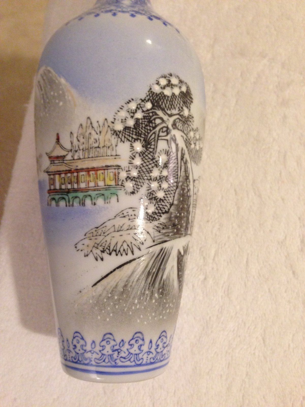 ANTIQUE 10" CHINESE PORCELAIN EGGSHELL HAND PAINTED  VASE