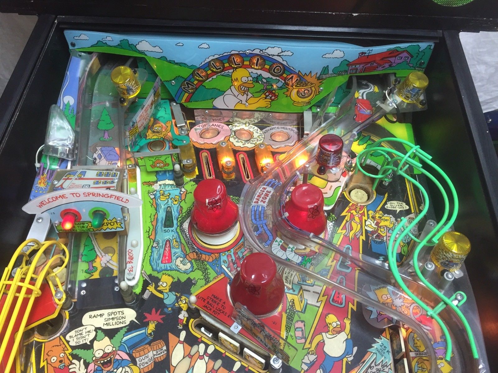 SIMPSON PINBALL MACHINE 1990 Data East Excellent original working condition