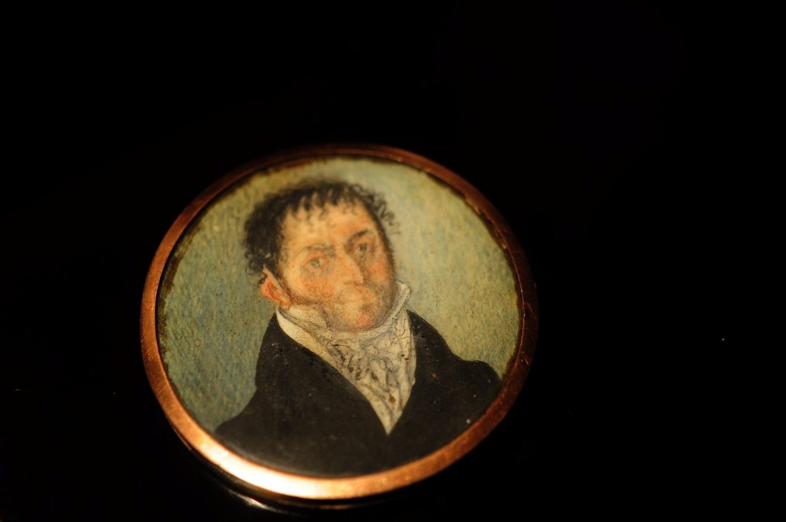 ANTIQUE 18TH CENTURY MINIATURE  PORTRAIT PAINTING OF A MAN