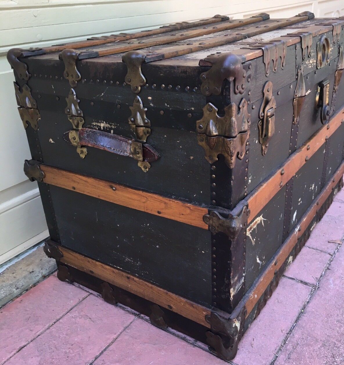 Antique Steamer Trunk 32"x20x23 Large Storage Box Vintage Chest Coffee Table