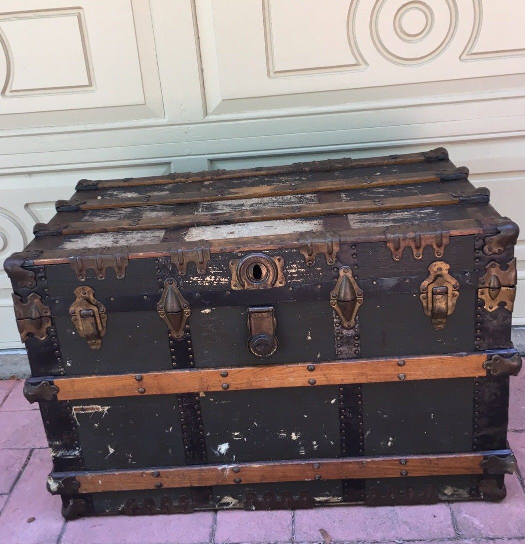 Antique Steamer Trunk 32"x20x23 Large Storage Box Vintage Chest Coffee Table