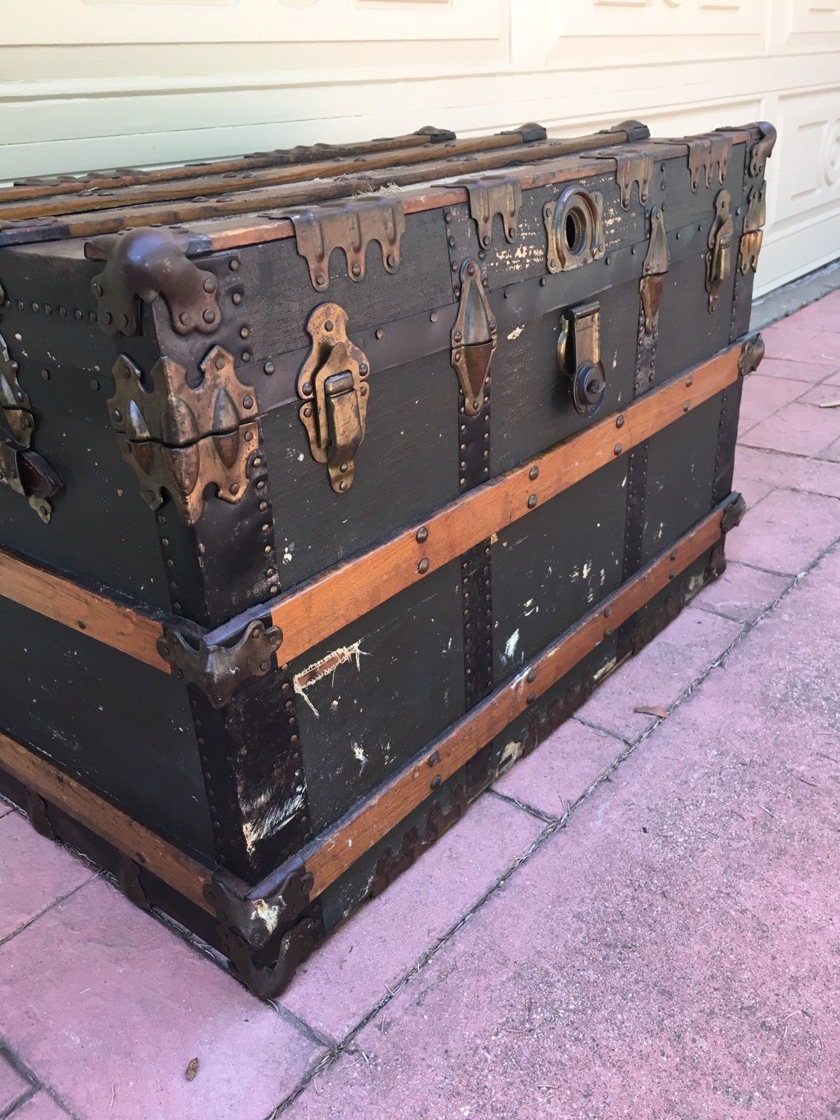 Antique Steamer Trunk 32"x20x23 Large Storage Box Vintage Chest Coffee Table