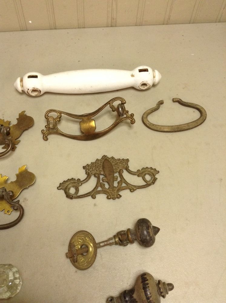 HUGE LOT OF VINTAGE ANTIQUE DRESSER DRAWER KNOBS HANDLES GLASS PORCELAIN BRASS