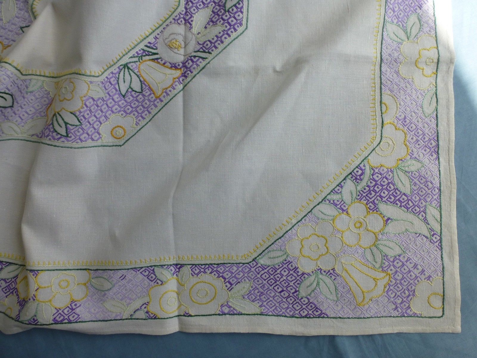 Antique ART DECO hand embroidered linen tea tablecloth 105cm x 115cm 