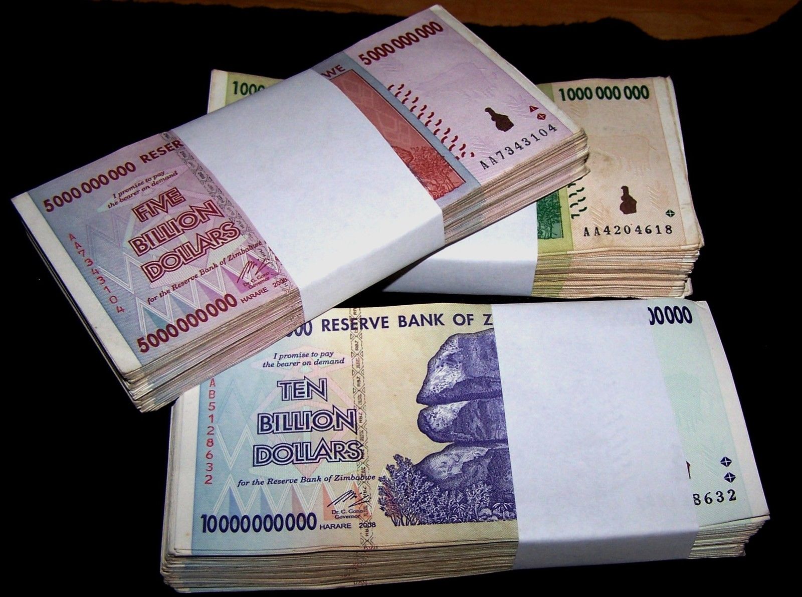 300 x Zimbabwe banknotes-100 x 1,5,&10 Billion Dollars- paper currency bundles