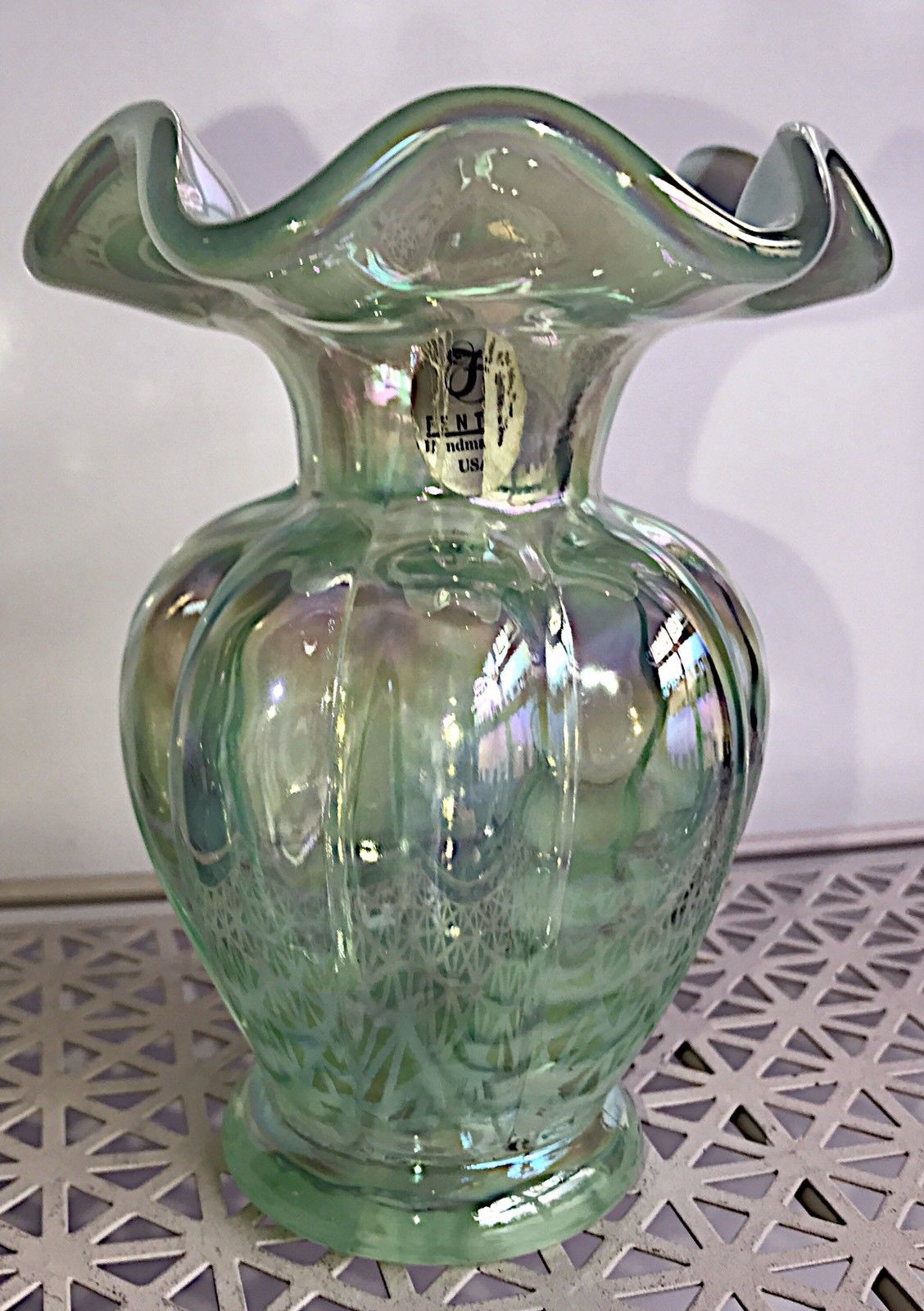 Gorgeous Fenton Handmade Art Glass Ruffled Willow Green Drapery Vase 5 1/4inches