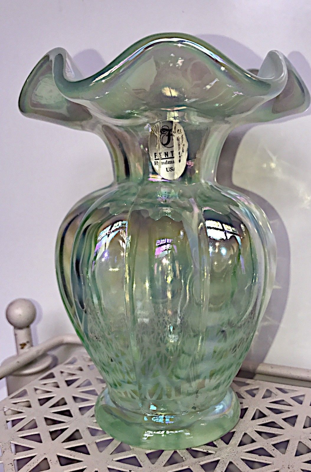 Gorgeous Fenton Handmade Art Glass Ruffled Willow Green Drapery Vase 5 1/4inches