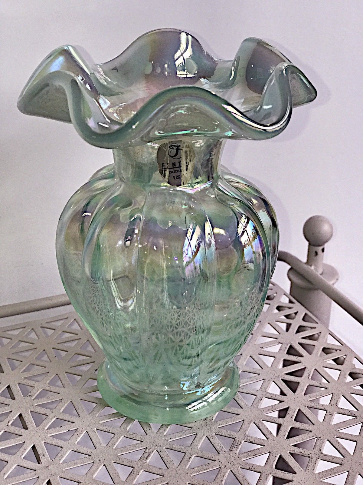 Gorgeous Fenton Handmade Art Glass Ruffled Willow Green Drapery Vase 5 1/4inches