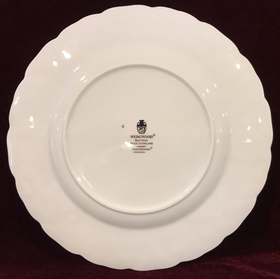 Set of 4 ~ WEDGWOOD COUNTRYWARE 10-3/4" DINNER PLATES ~ BONE CHINA WHITE LEAVES