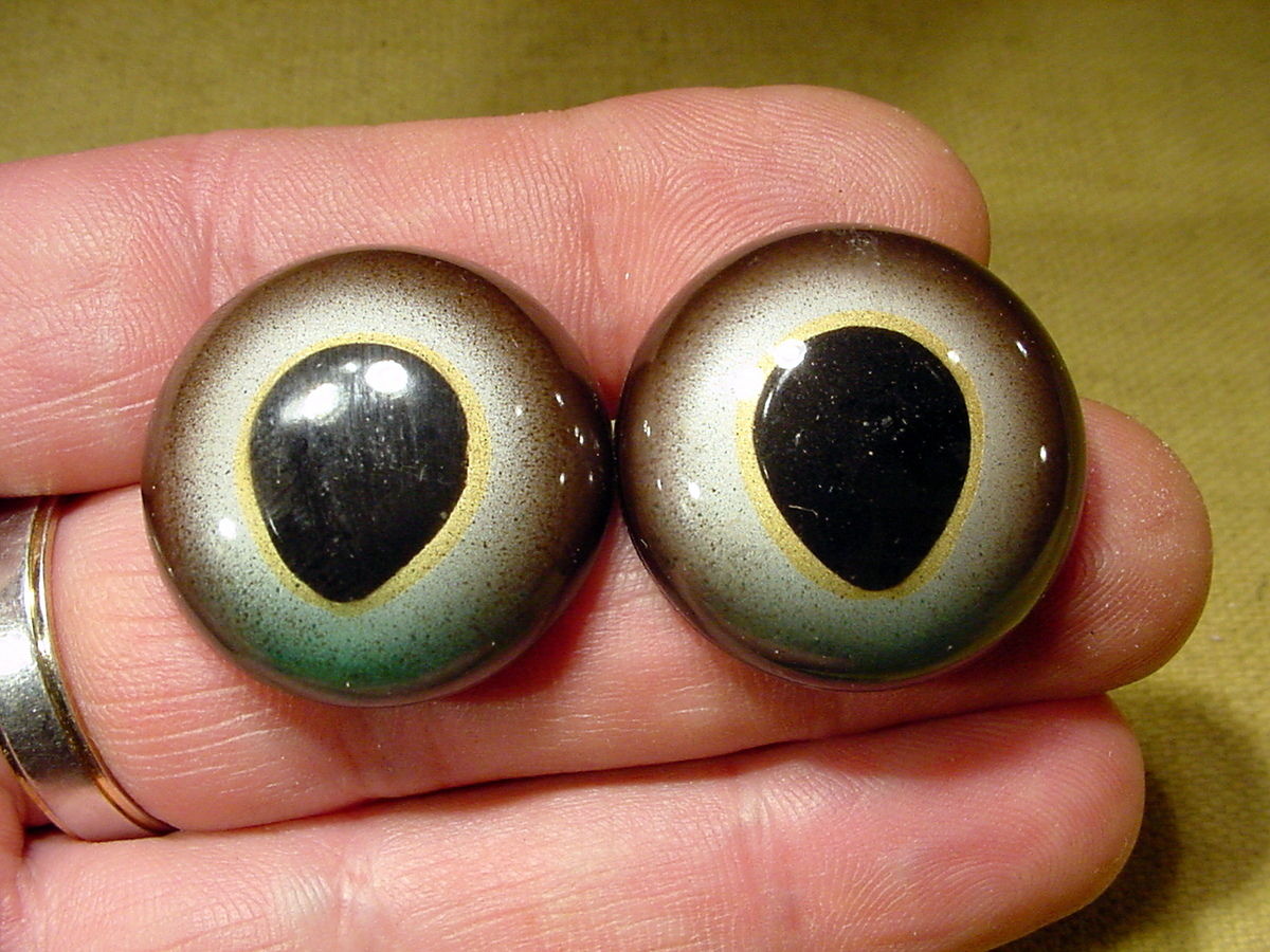 a pair vintage solid Glass Eyes size 28 mm teady bear taxidermy age 1910 A 1100