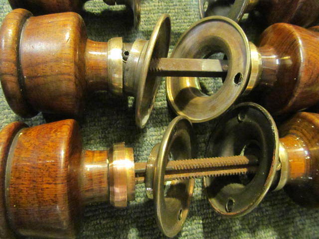 18 Vintage WOODEN & BRASS Door Knobs / Handles   -AF334-