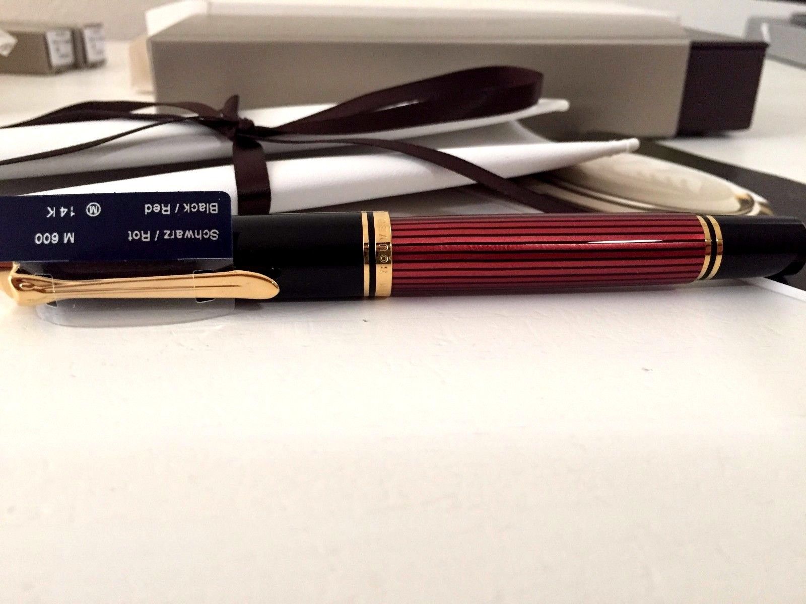 New Pelikan SOUVERAN M600 Black/Red Fountain Pen 14K Gold Nib  EF