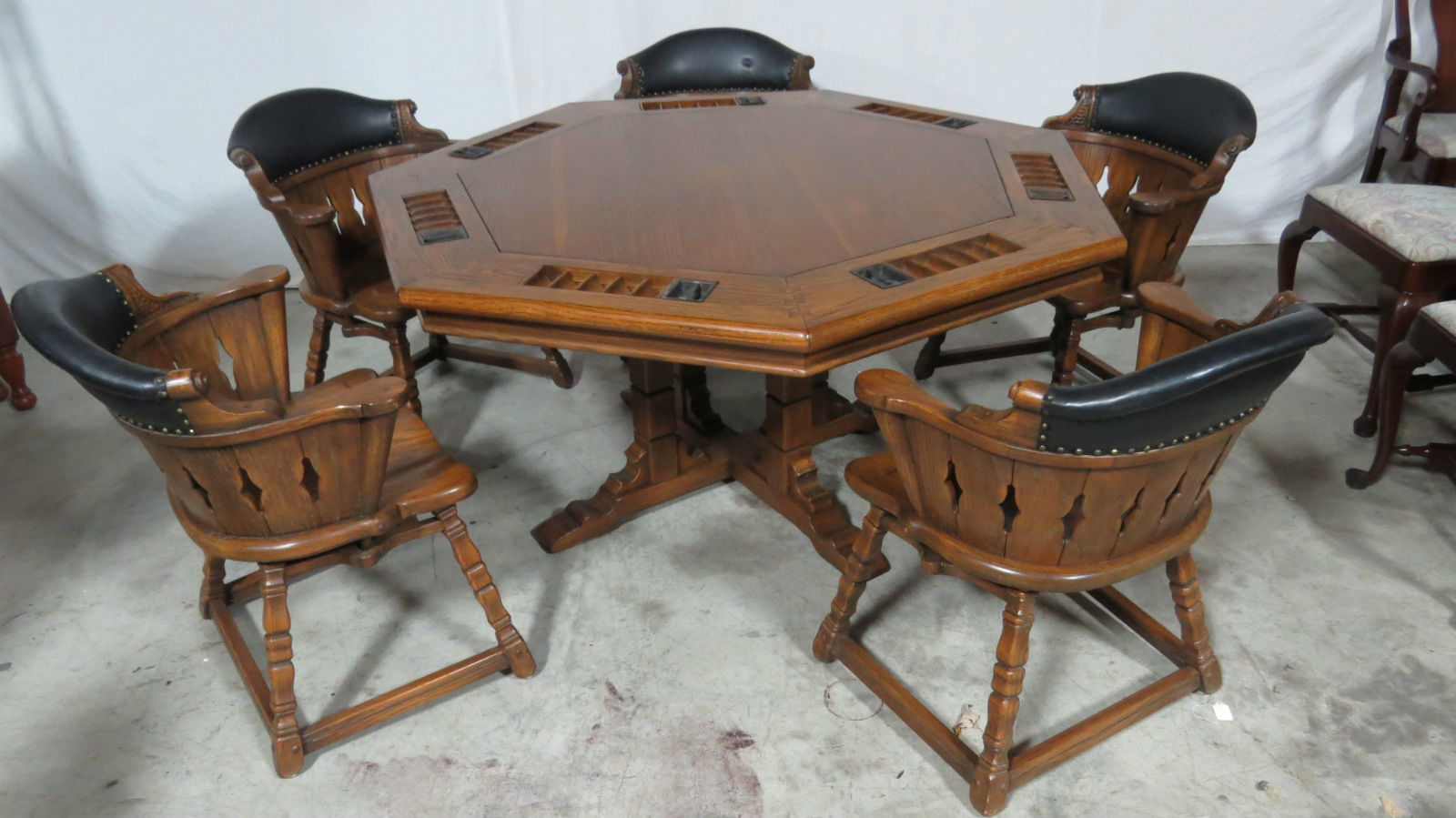 Romweber Poker Set Oak Table and Chairs