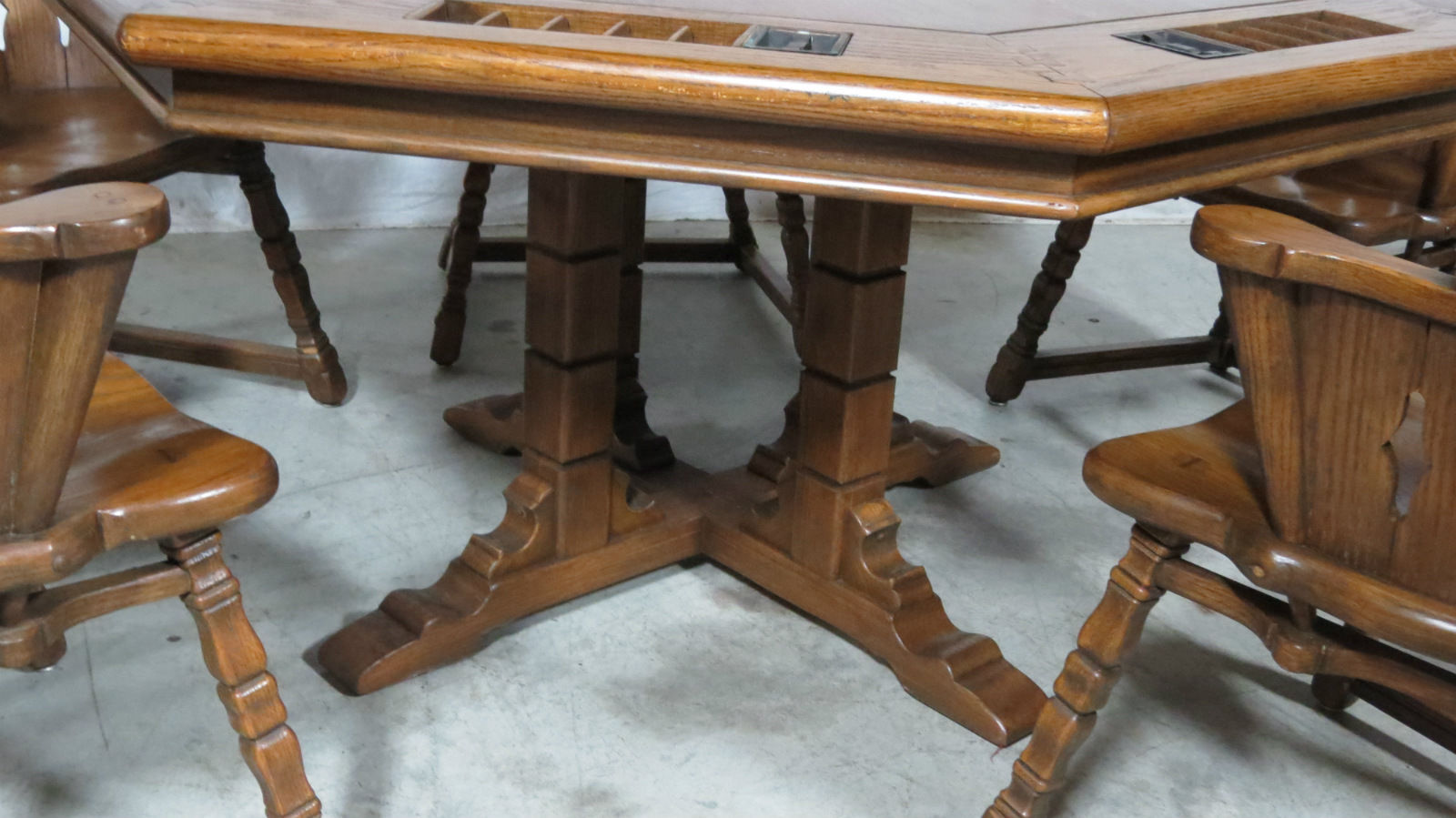 Romweber Poker Set Oak Table and Chairs