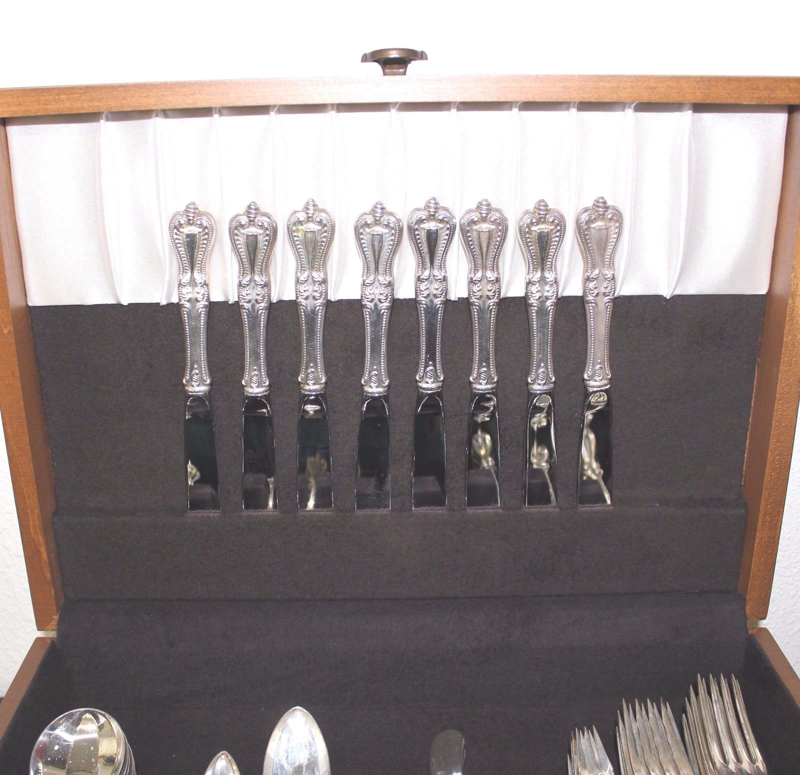 Towle Sterling Silver Flatware Set ~ Old Colonial ~ Service for 8 ~ 69 pieces