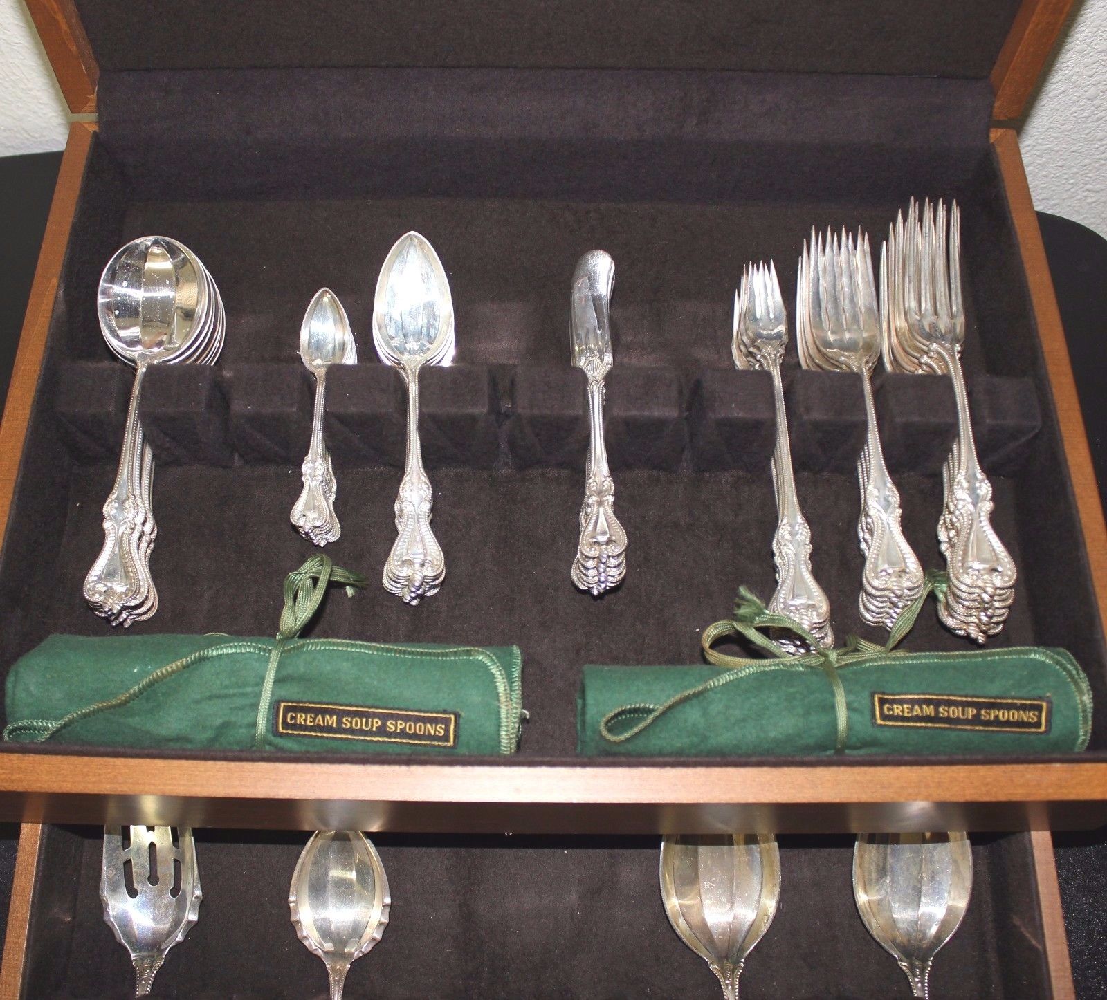 Towle Sterling Silver Flatware Set ~ Old Colonial ~ Service for 8 ~ 69 pieces