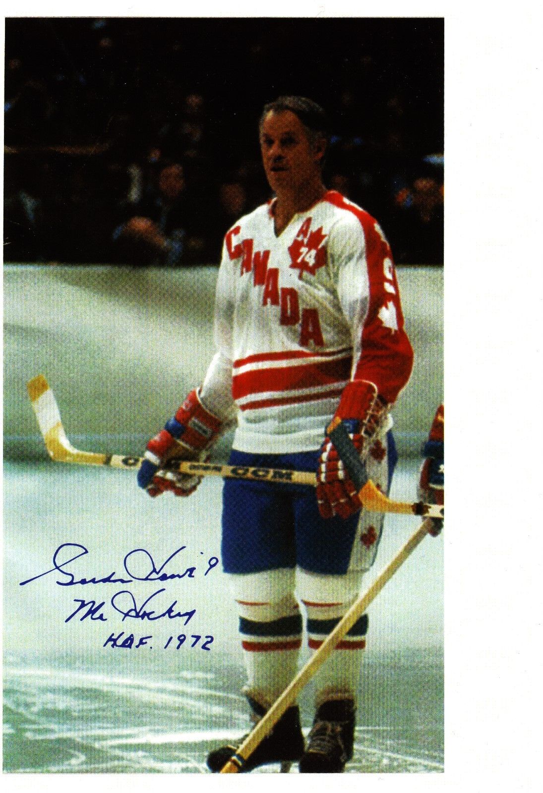 Gordie Howe pose on 1974 Team Canada vs Team Russia in exhibition Series
