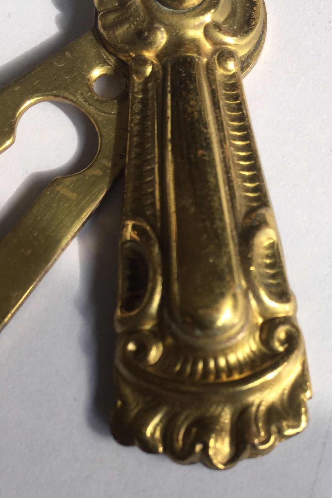 ANTIQUE VICTORIAN BRASS DOOR ESCUTCHEON, KEY HOLE LOCK COVER.