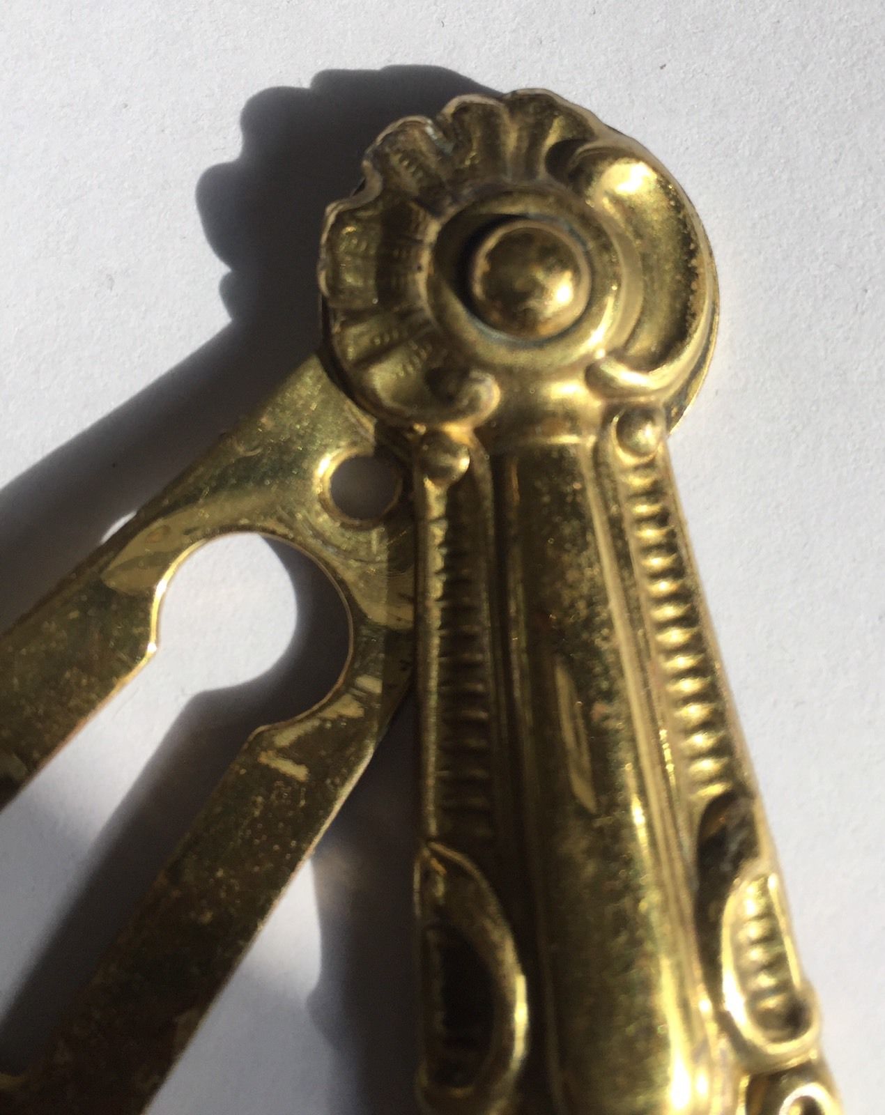 ANTIQUE VICTORIAN BRASS DOOR ESCUTCHEON, KEY HOLE LOCK COVER.