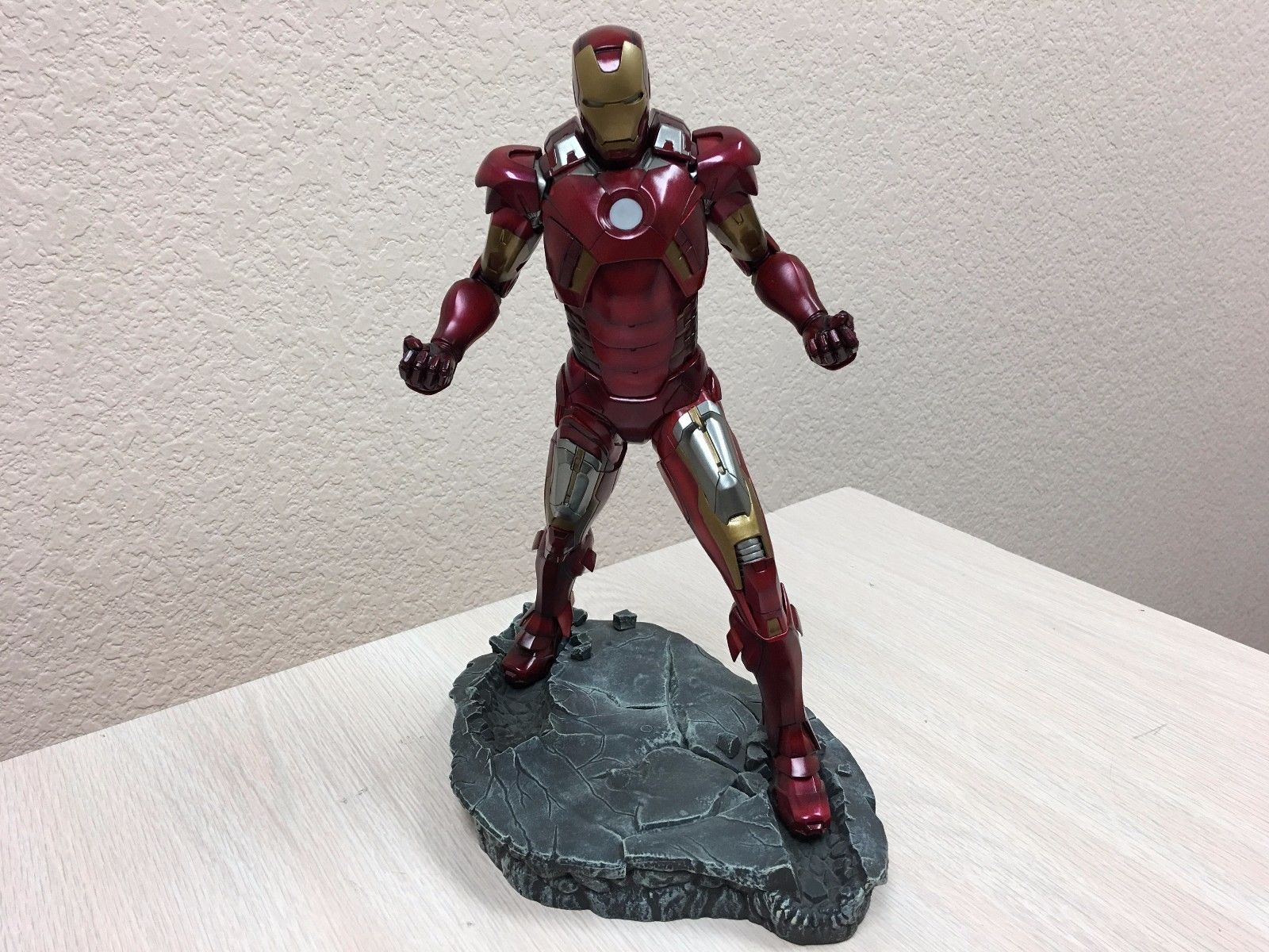 Iron Man 3 1/6 Scale Pre-Painted Model Kit Mark VII Kotobukiya Statue Marvel