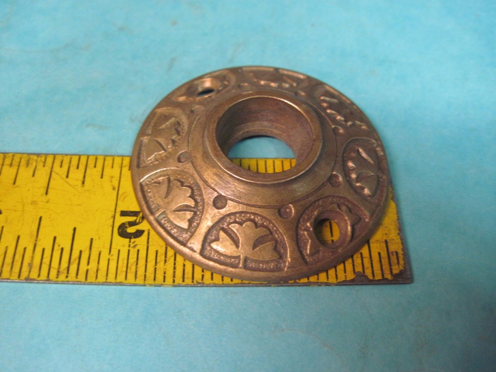 VICTORIAN EAST LAKE CAST BRONZE ROSETTE DOORKNOB BACK PLATE BRASS ANTIQUE OLD