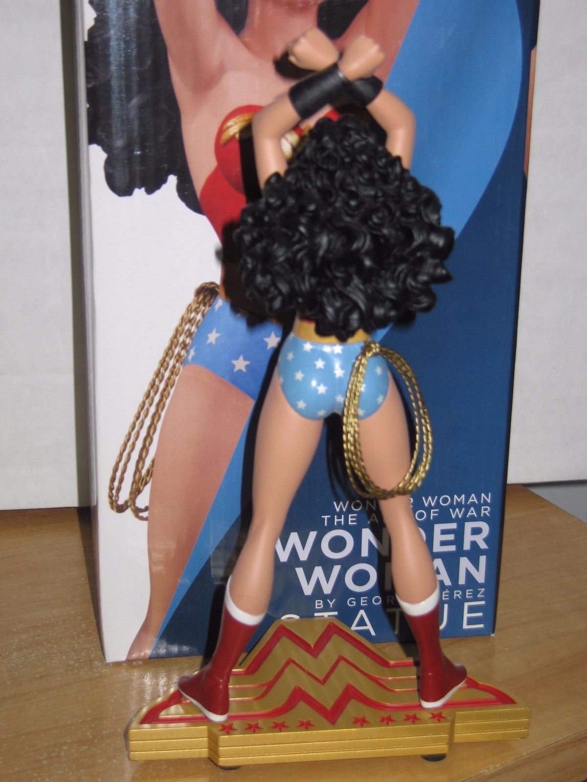 Wonder Woman Art of War by George Perez Statue DC Direct