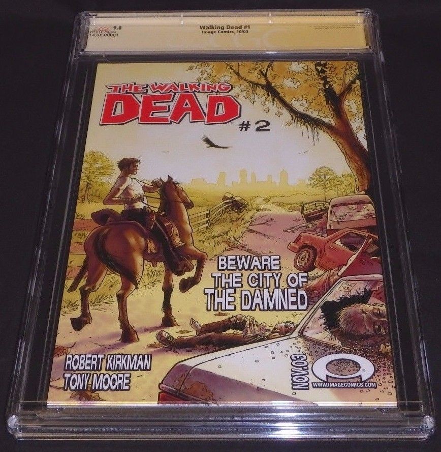 THE WALKING DEAD #1 9.8 CGC Signature Series Signed By ROBERT KIRKMAN Rare NM