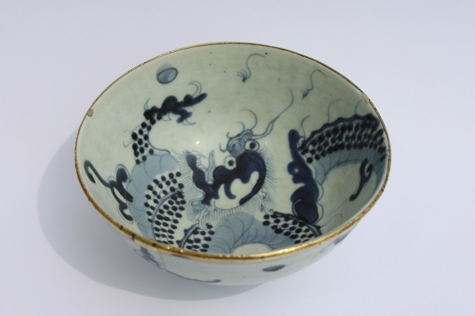 Antique Chinese Blue and White porcelain bowl. Dragon and pearl, Ming dynasty