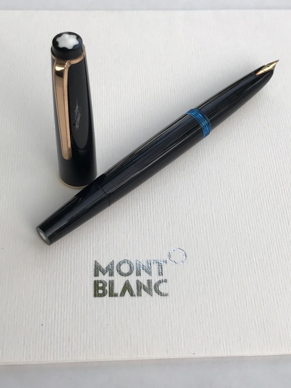 MontBlanc 32 Vintage Fountain Pen 14k Nib