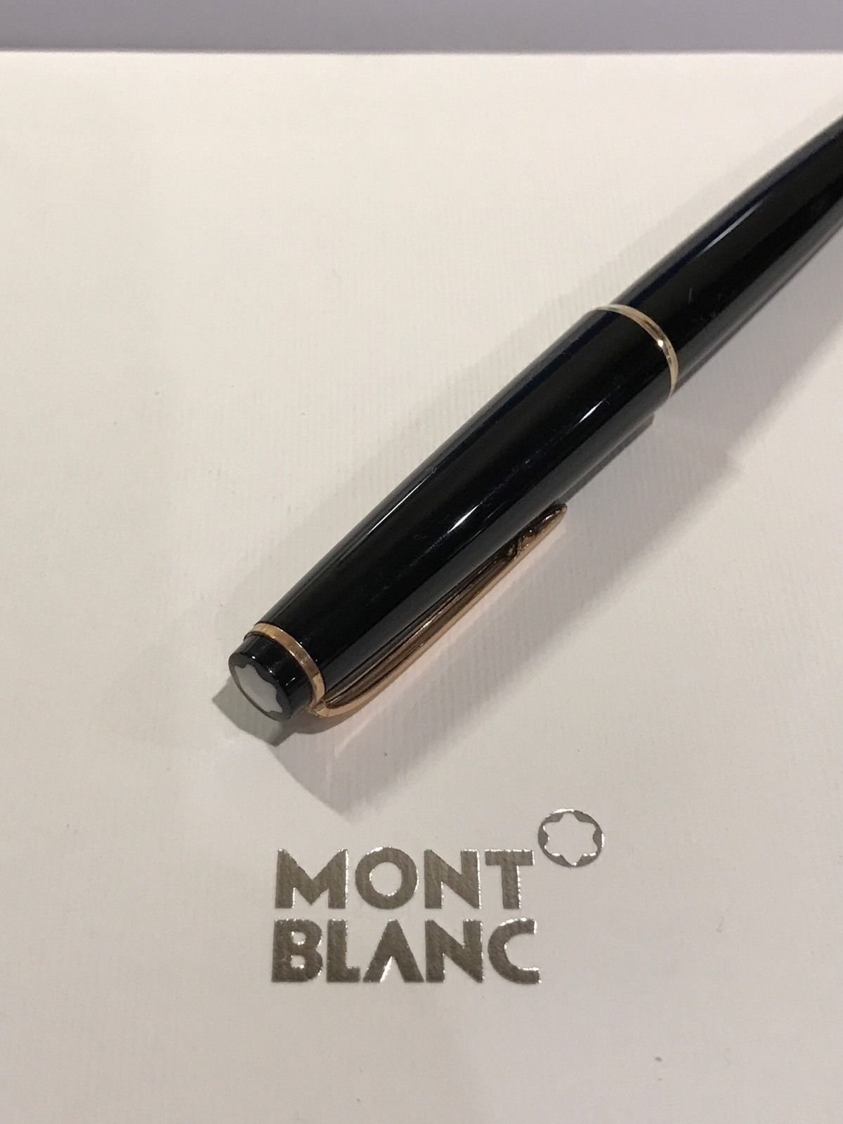 MontBlanc 32 Vintage Fountain Pen 14k Nib