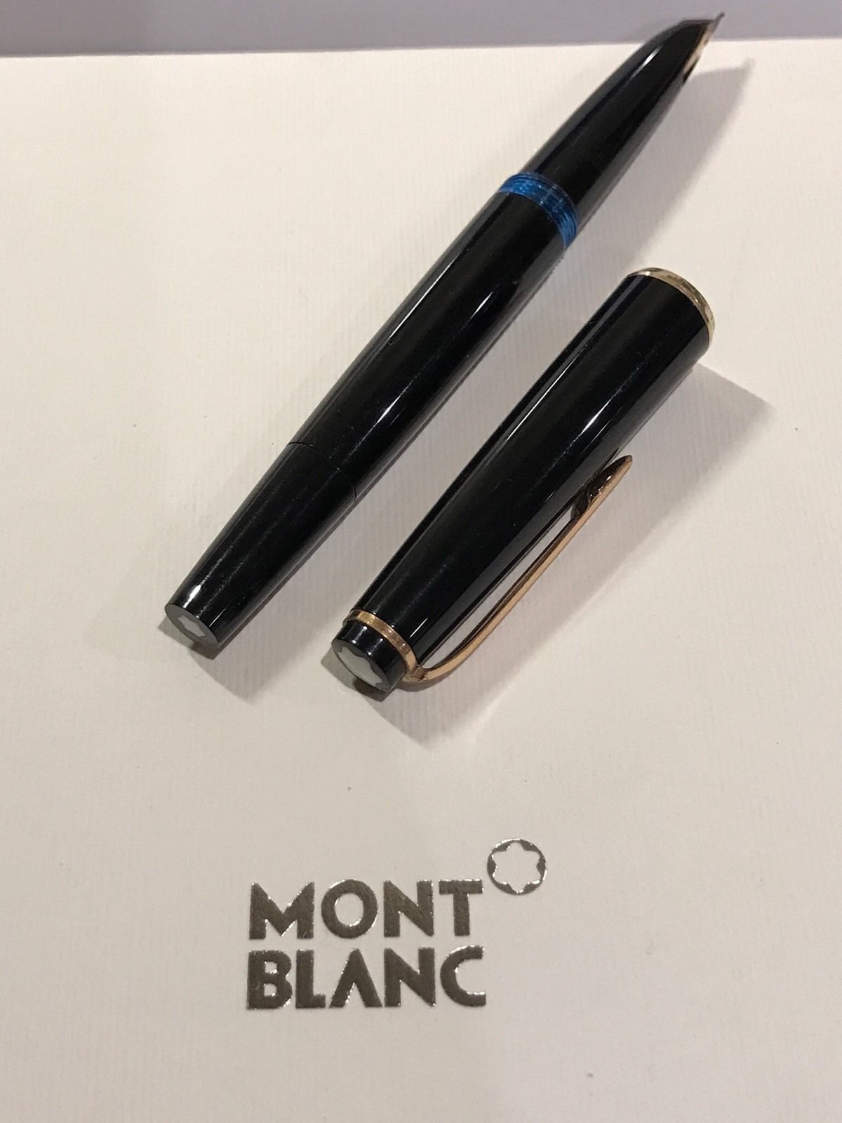 MontBlanc 32 Vintage Fountain Pen 14k Nib