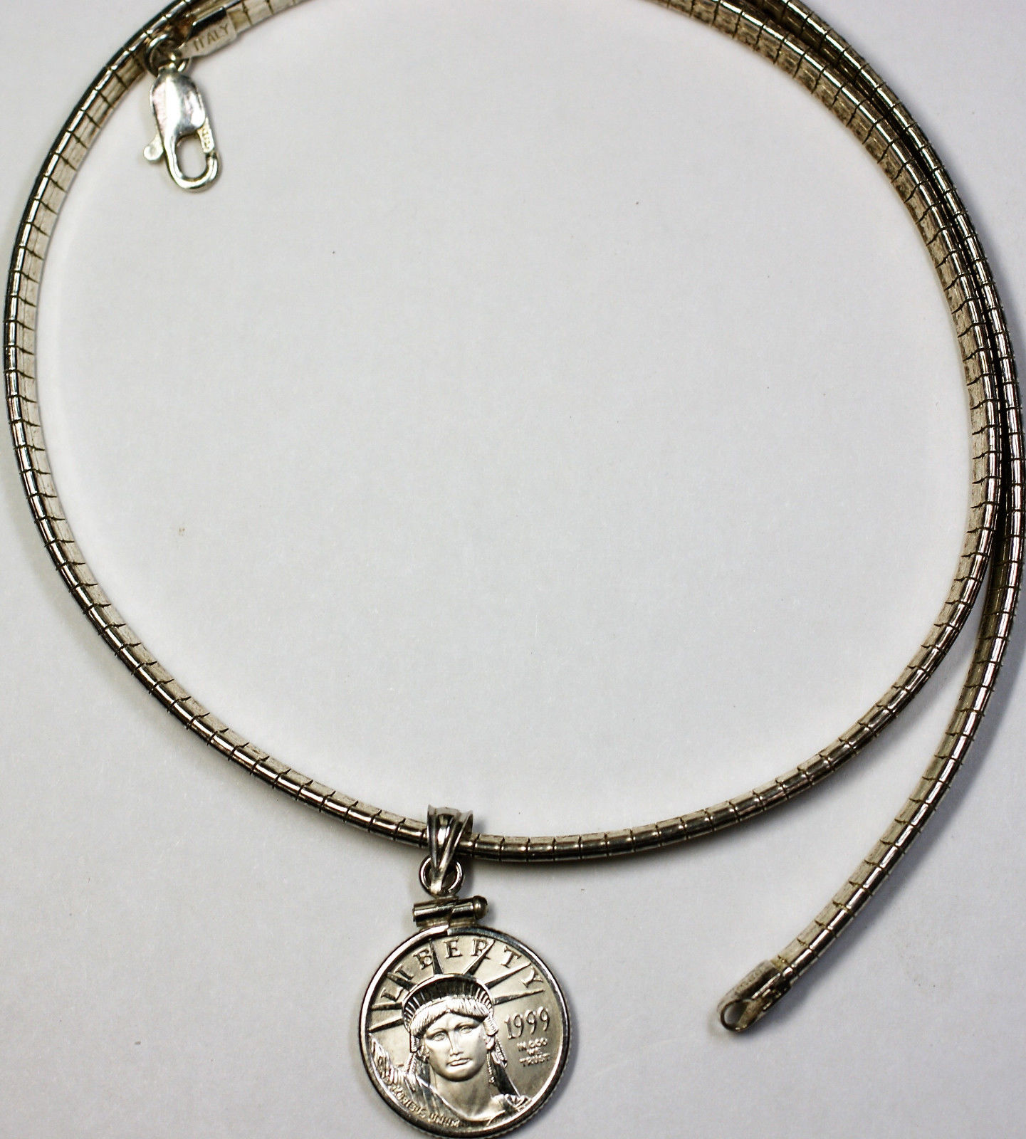 1999 $10 Platinum Statue Liberty Coin .9995 1/10 Ounce 14Kt Bezel Sterling Chain