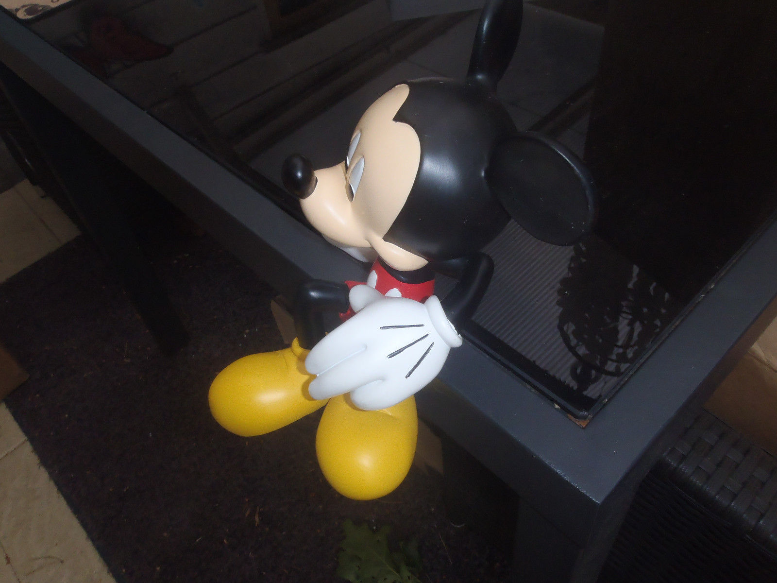 Extremely Rare! Walt Disney Mickey Mouse Classic Sitting Figurine Statue