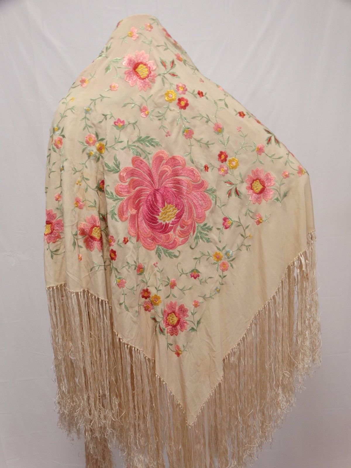 ANTIQUE SILK PIANO SHAWL FLORAL EMBROIDERED LONG FRINGE VIVID PINK FLOWER
