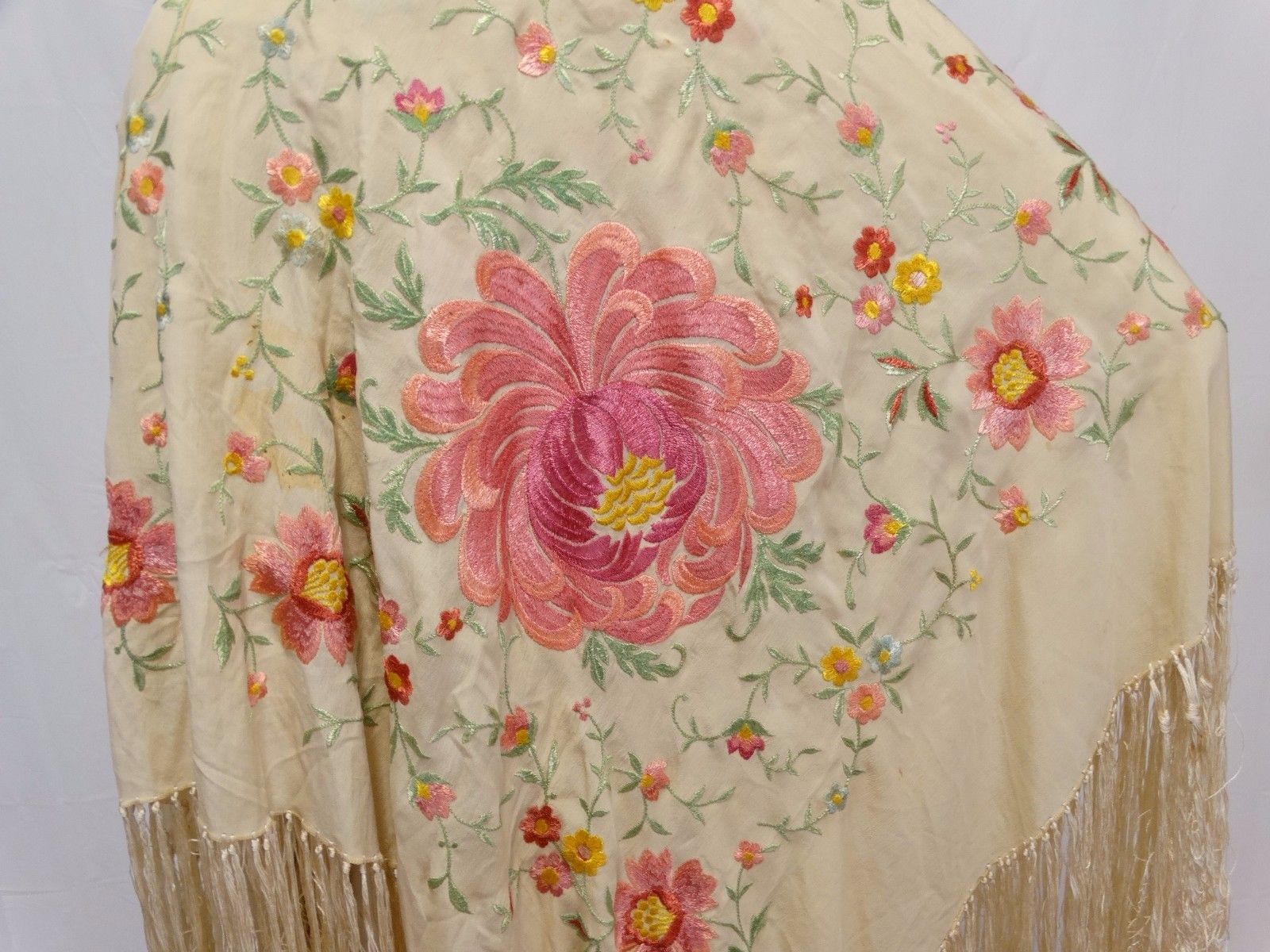 ANTIQUE SILK PIANO SHAWL FLORAL EMBROIDERED LONG FRINGE VIVID PINK FLOWER