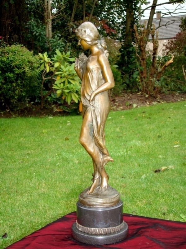 Statue Sculpture Damsel Art Deco Style Art Nouveau Style Bronze