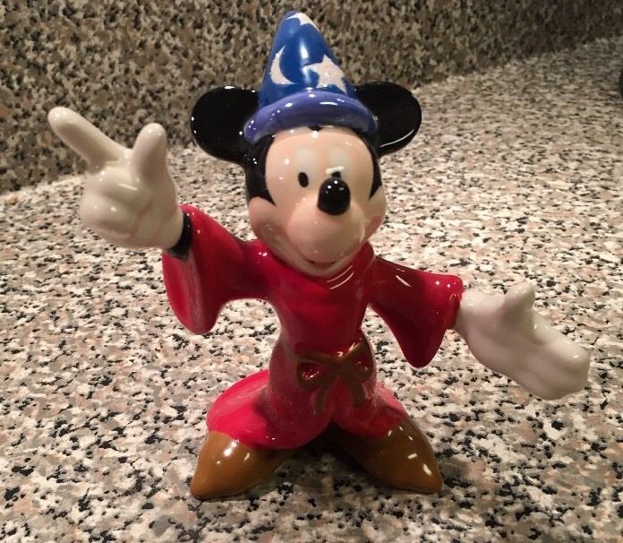 Walt Disney's Fantasia Mickey Mouse Sorcerer's Apprentice Figurine