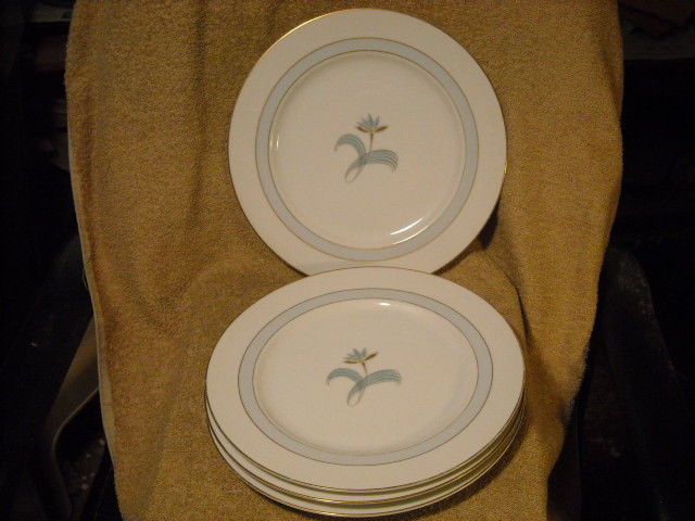 set of (4) Mikado "Ingrid" Dinner Plates