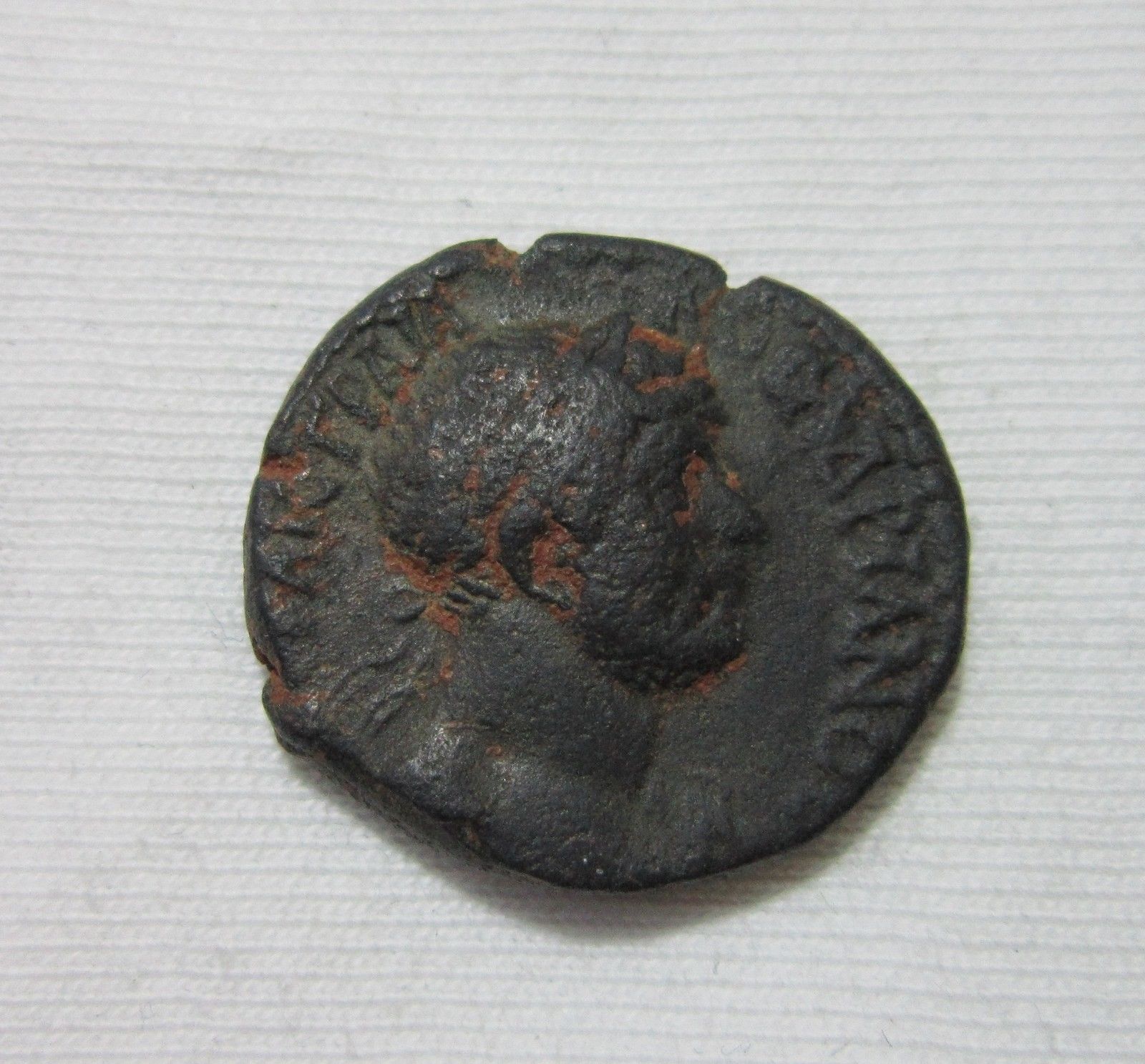 SYRIA, CHALCIS. AE 24. HADRIAN 117-138 AD. WREATH REVERSE. SCARCE. DESERT PATINA