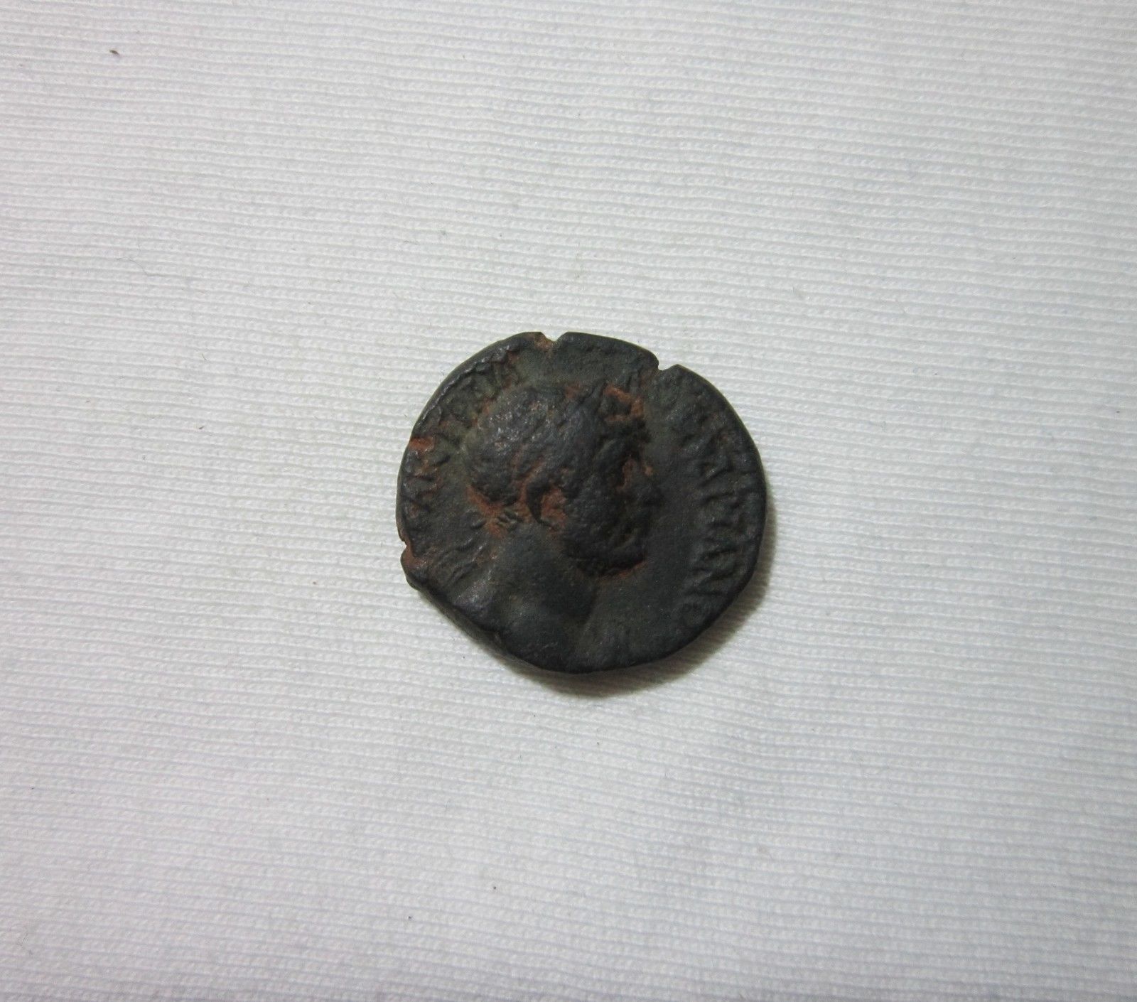 SYRIA, CHALCIS. AE 24. HADRIAN 117-138 AD. WREATH REVERSE. SCARCE. DESERT PATINA