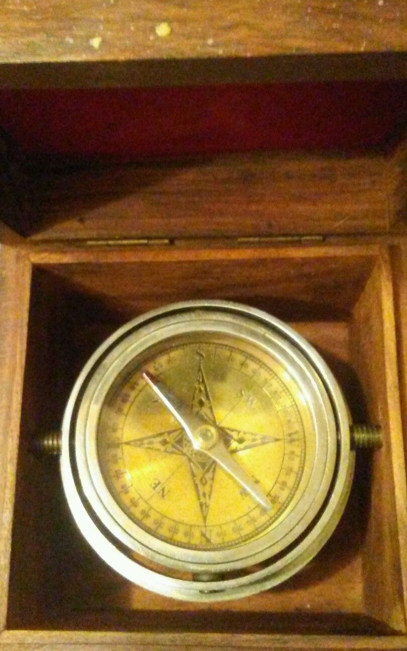 Not working Vintage Nautical  Maritime Ship Gimballed Compass Wood