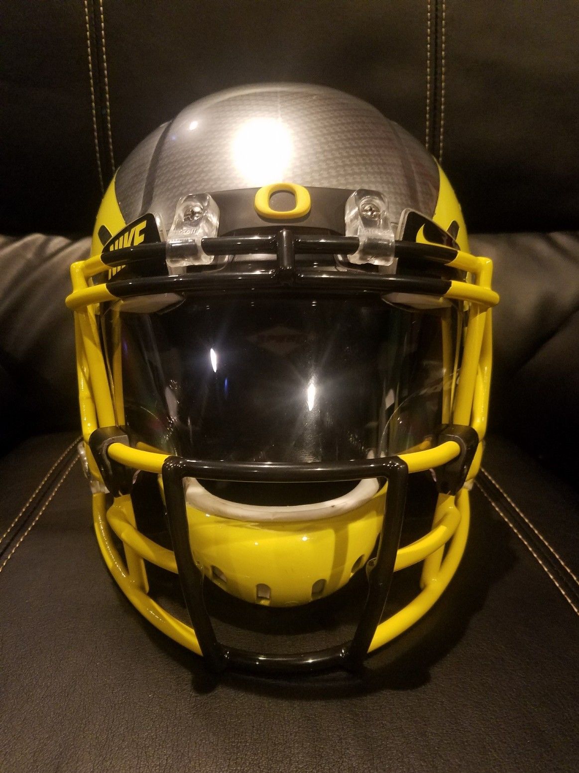 Oregon Ducks Game Worn Used Sonic Boom helmet 2014 vs Michigan St w/ Mariota 808