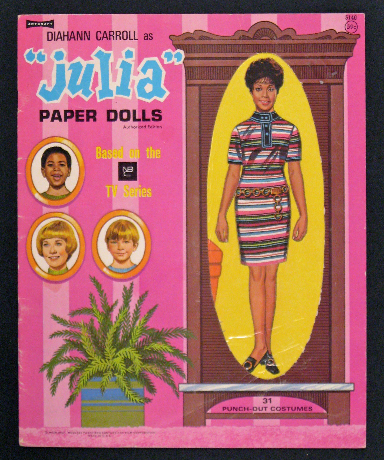 DIAHANN CARROLL AS "JULIA" 1968, 1971 ARTCRAFT UNCUT PAPER DOLLS VINTAGE